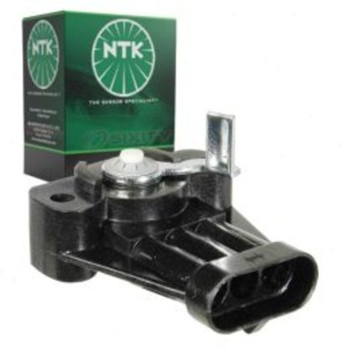 NTK Throttle Position Sensor for 1987-1988 Chevrolet R20 Suburban 5.7L V8